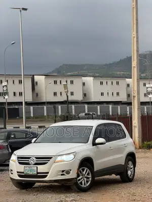 Volkswagen Tiguan S 2011 White