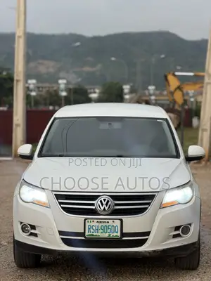Volkswagen Tiguan S 2011 White