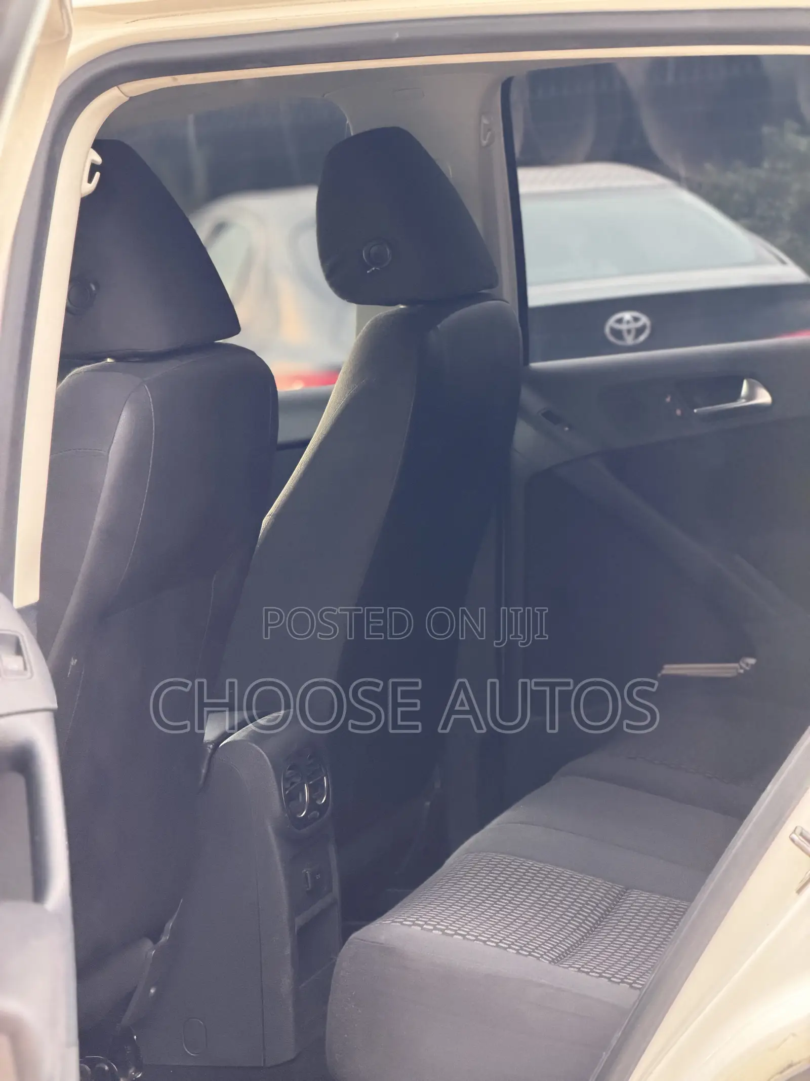 Volkswagen Tiguan S 2011 White