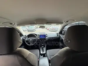 Volkswagen Tiguan S 2011 White