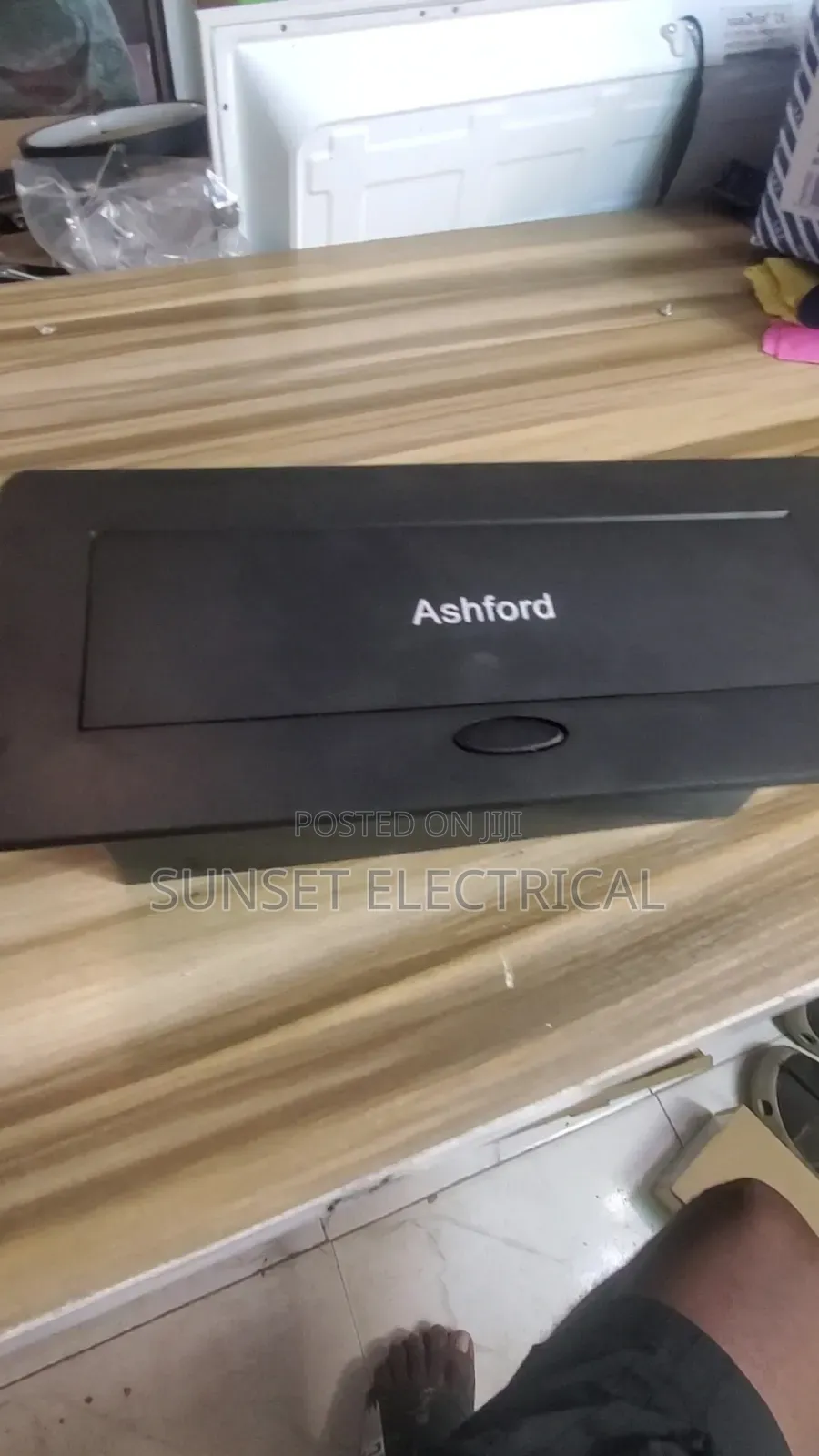 Pop Up Ashford Table Socket Black Body