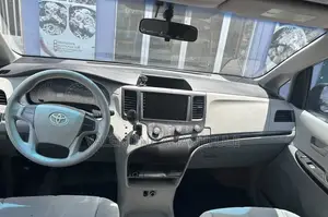 Toyota Sienna 2011 Blue