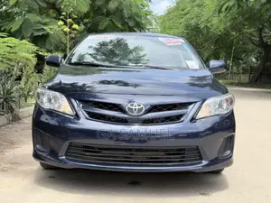 Toyota Corolla LE 4dr Sedan (1.8L 4cyl 4A) 2013 Blue