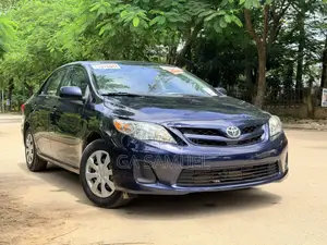 Toyota Corolla LE 4dr Sedan (1.8L 4cyl 4A) 2013 Blue