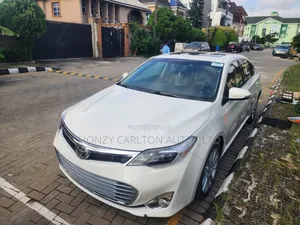 Toyota Avalon Limited 4dr Sedan (3.5L 6cyl 6A) 2014 White