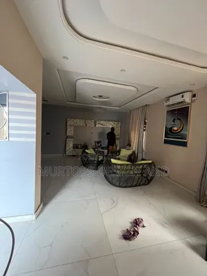 3bdrm Apartment in Lekki Phase 1 for rent