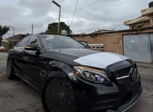 Mercedes-Benz C300 2016 Black