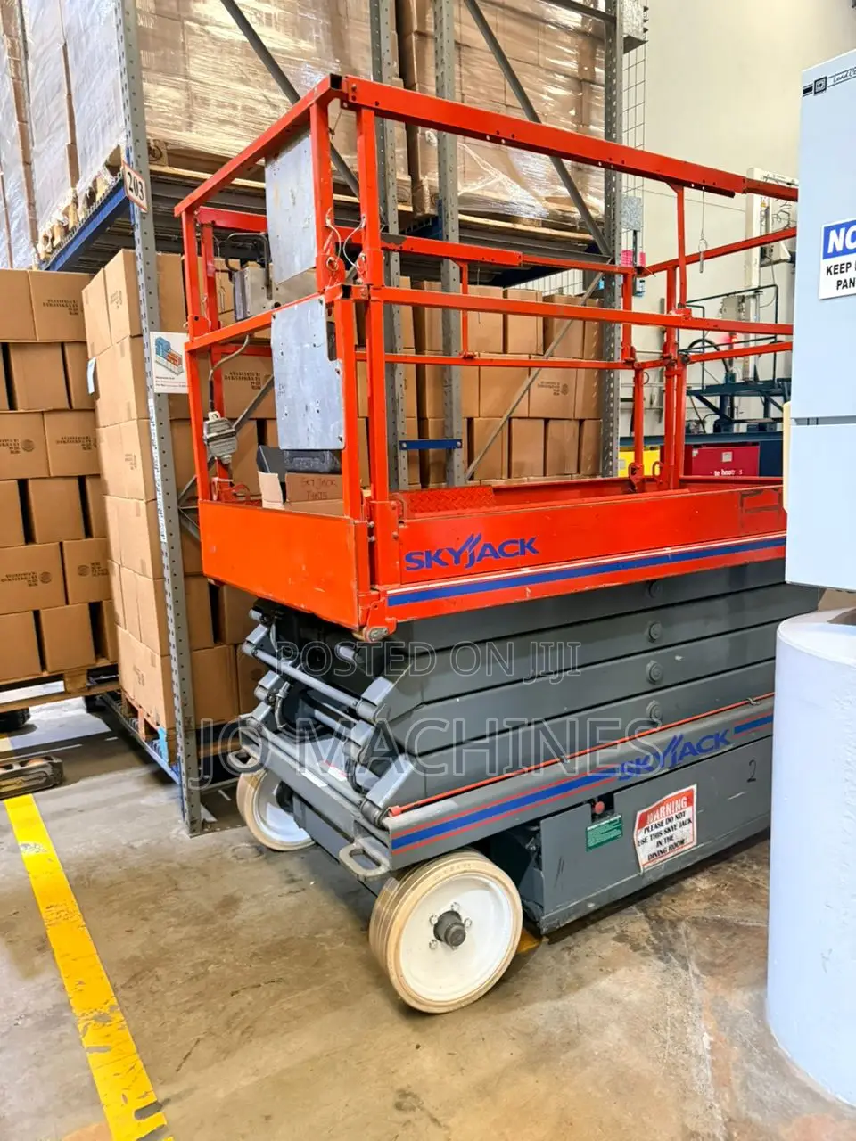 Skyjack Lifter