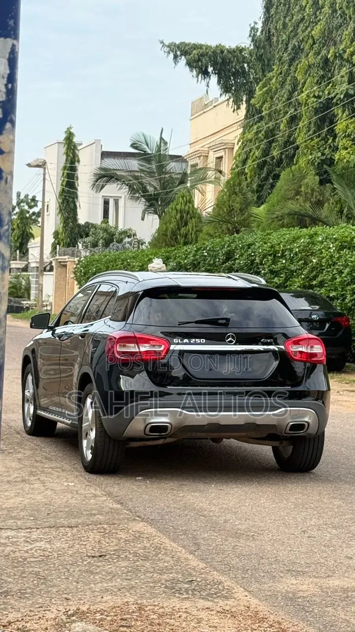 Mercedes-Benz GLA-Class 2018 Black