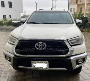 Toyota Hilux 2017 White