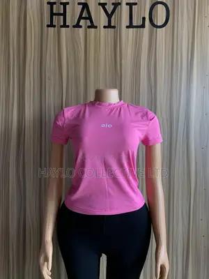 Simple Plain Basic Top