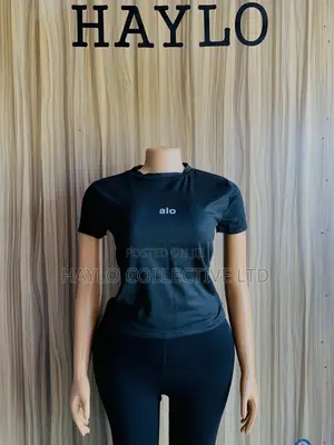 Simple Plain Basic Top
