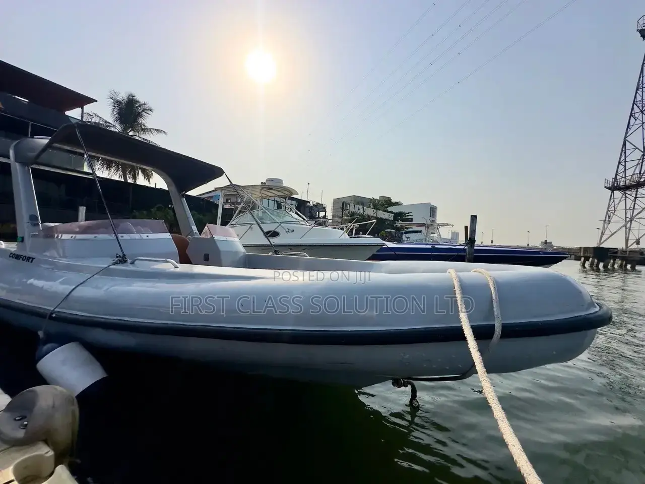 Comfort Boat Available for Booking