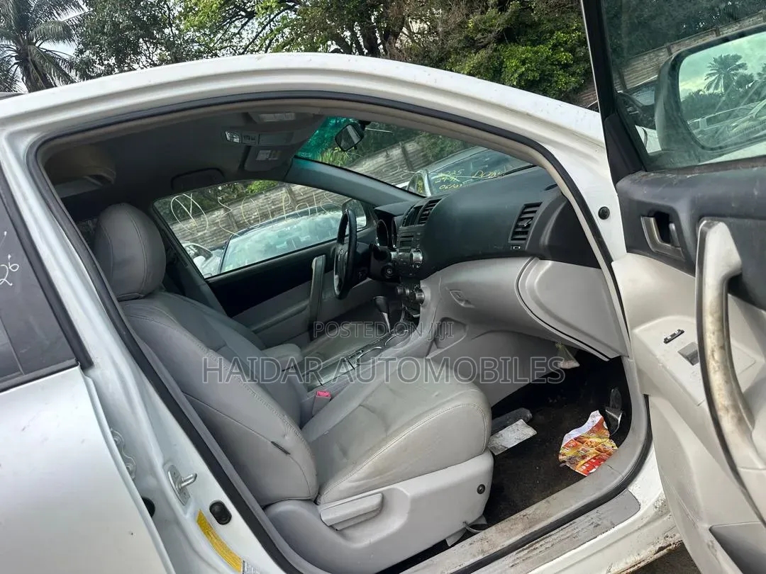 Toyota Highlander Base 2009 White