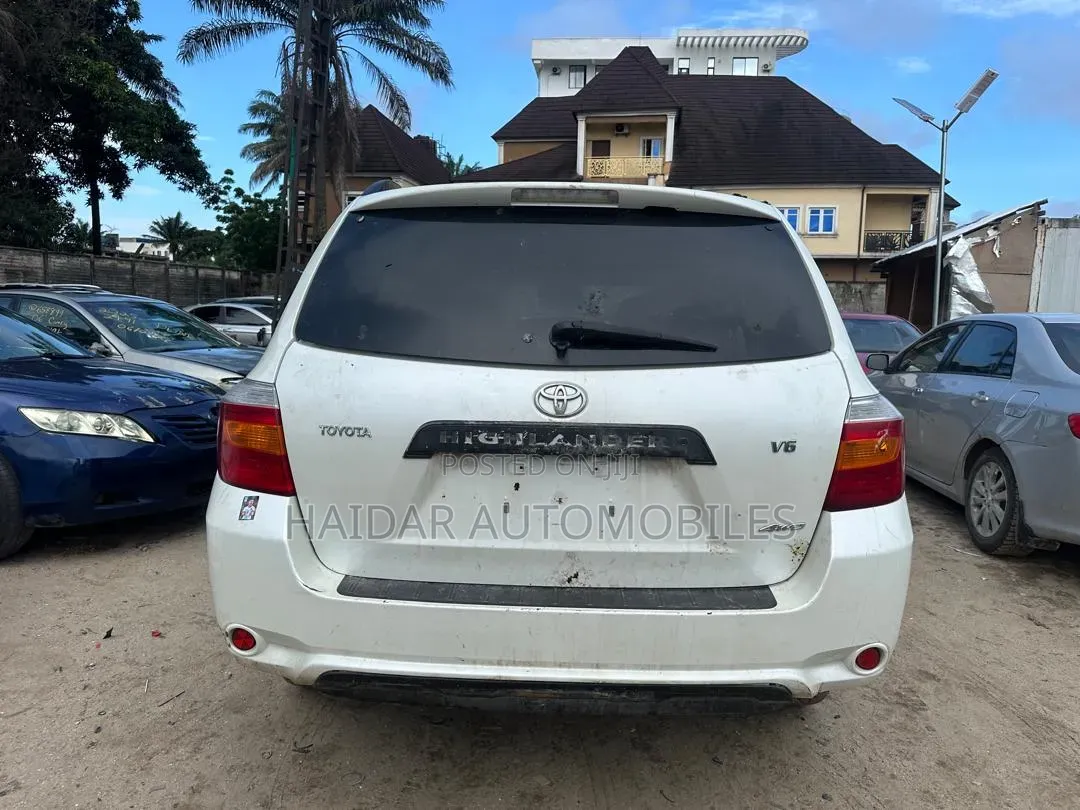 Toyota Highlander Base 2009 White