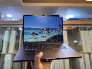 Laptop Apple MacBook Pro 2026 M5 Max 128GB Apple M5 SSD 2T