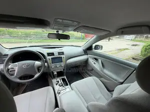 Toyota Camry LE 4dr Sedan (2.5L 4cyl 6AM) 2010 Silver