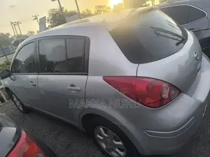 Nissan Versa 1.8 S Sedan 2010 Silver