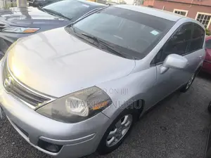 Nissan Versa 1.8 S Sedan 2010 Silver