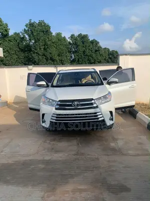 Toyota Highlander XLE 4x4 V6 (3.5L 6cyl 8A) 2018 White