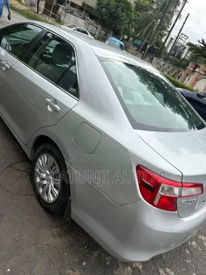 Toyota Camry LE 4dr Sedan (2.5L 4cyl 6A) 2013 Silver