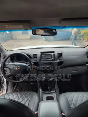 Toyota Hilux 2012 White