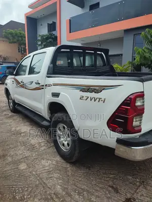 Toyota Hilux 2013 White