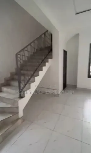 4bdrm Duplex in Ilupeju Estate for rent