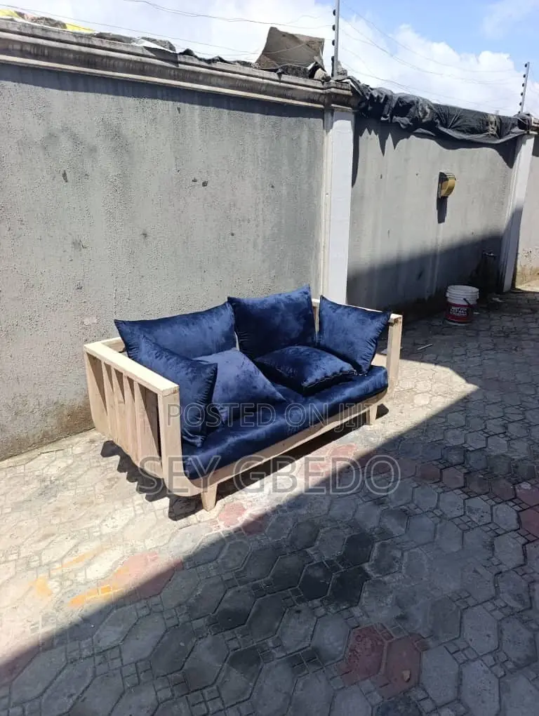 Small Couch 2 Seats (Deep Blue)