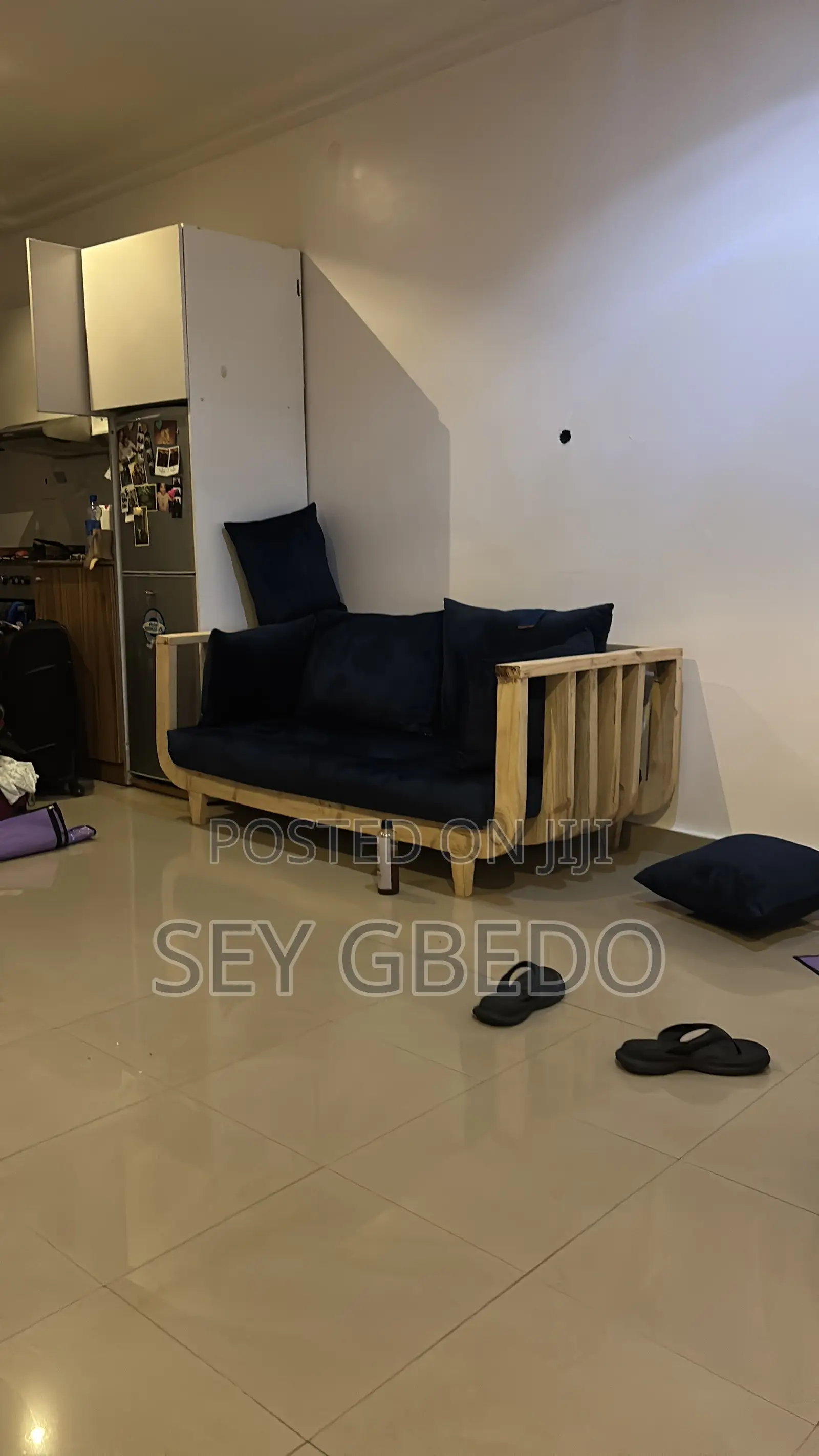 Small Couch 2 Seats (Deep Blue)