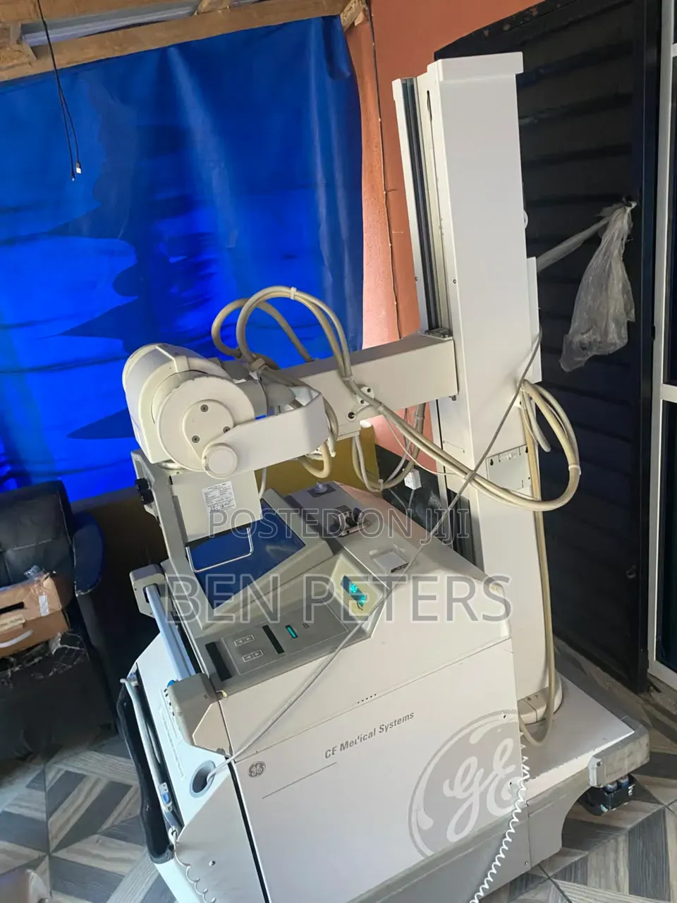 GE AMX4 Plus DR Mobile X-Ray Machine