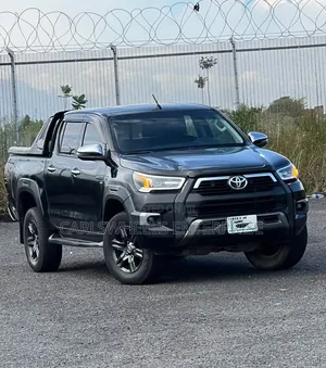 Toyota Hilux 2021 Black