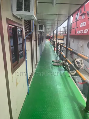Houseboat for Hiring / Leasing Services