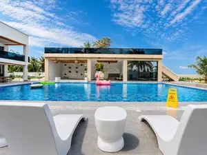 Luxurious 4 Bedroom New Beach House