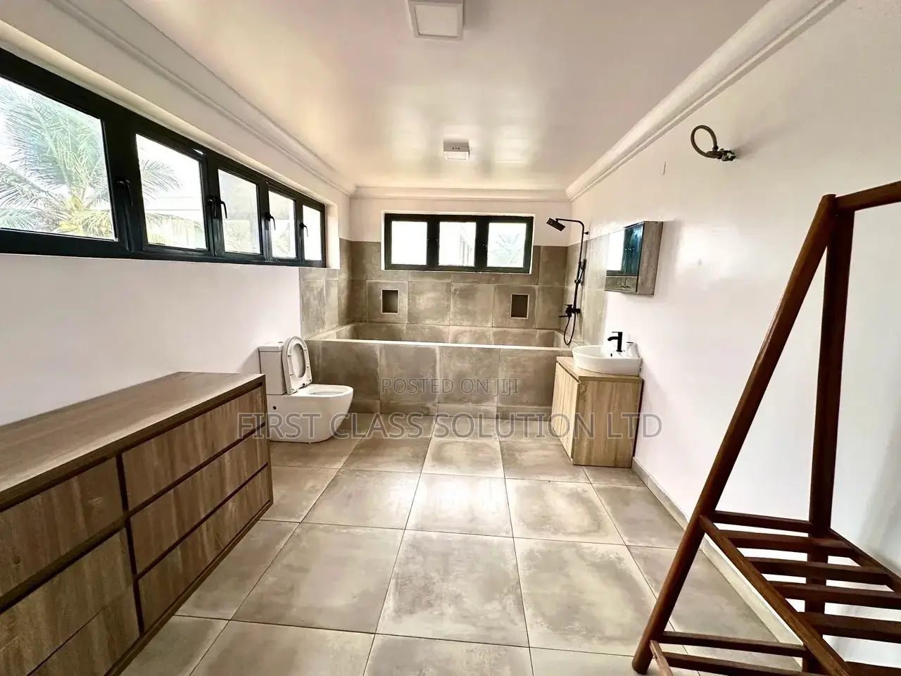 Luxury 2 Bedroom Beach House