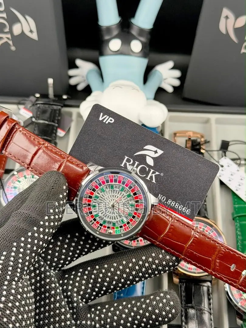 *Rick Leather Spinning Wrist Watch