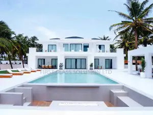 Luxurious 5 Bedroom Beach House
