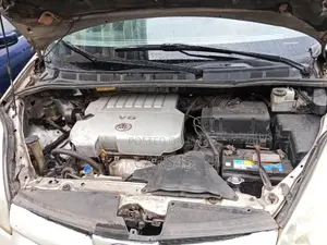 Toyota Sienna 2009 Silver