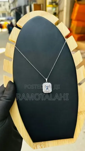 Elegant Statement Necklaces