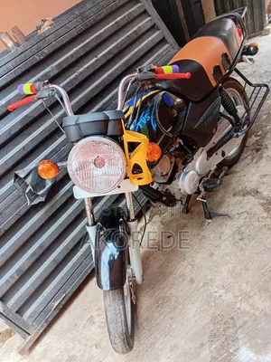 TVS Apache 180 RTR 2025 Blue