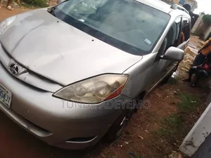 Toyota Sienta 2007 Gold