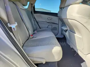 Toyota Venza LE 2010 Gray