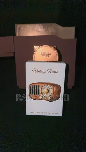  VINTAGE RADIO — A Scent That Speaks Luxury