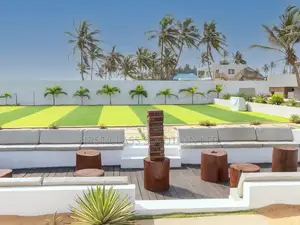 Stuning 4 Bedroom Beach House