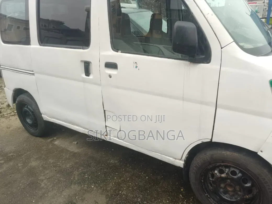 Daihatsu Hijet 2018 White
