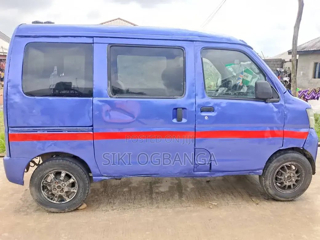 Daihatsu Hijet 2011 Blue