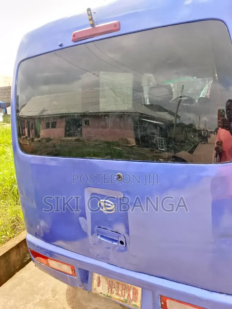 Daihatsu Hijet 2011 Blue