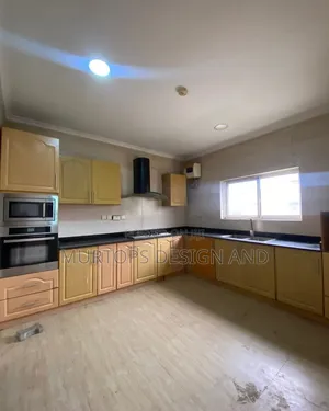3bdrm Apartment in Lekki Phase 1 for rent