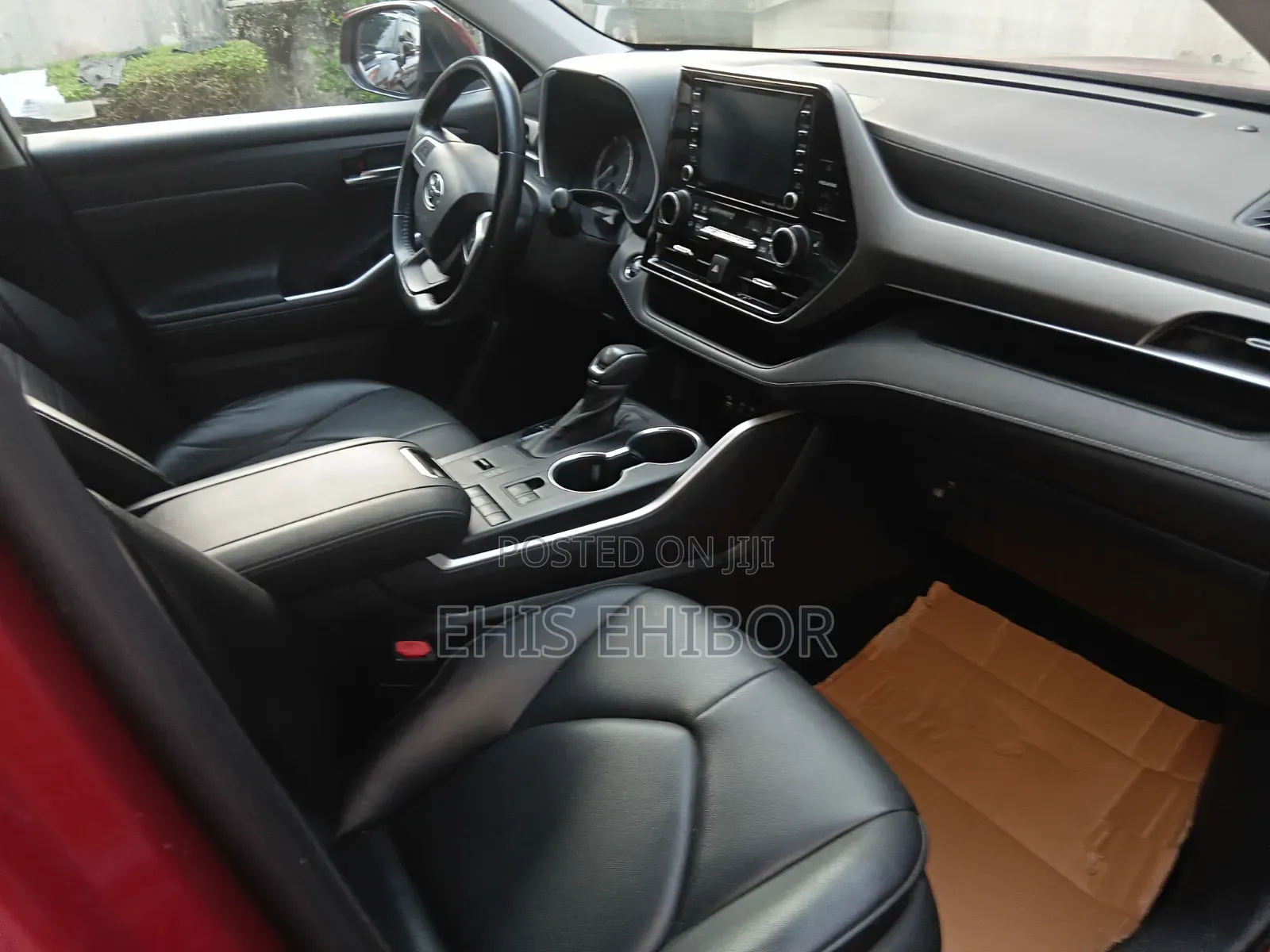 Toyota Highlander XLE 2022 Red