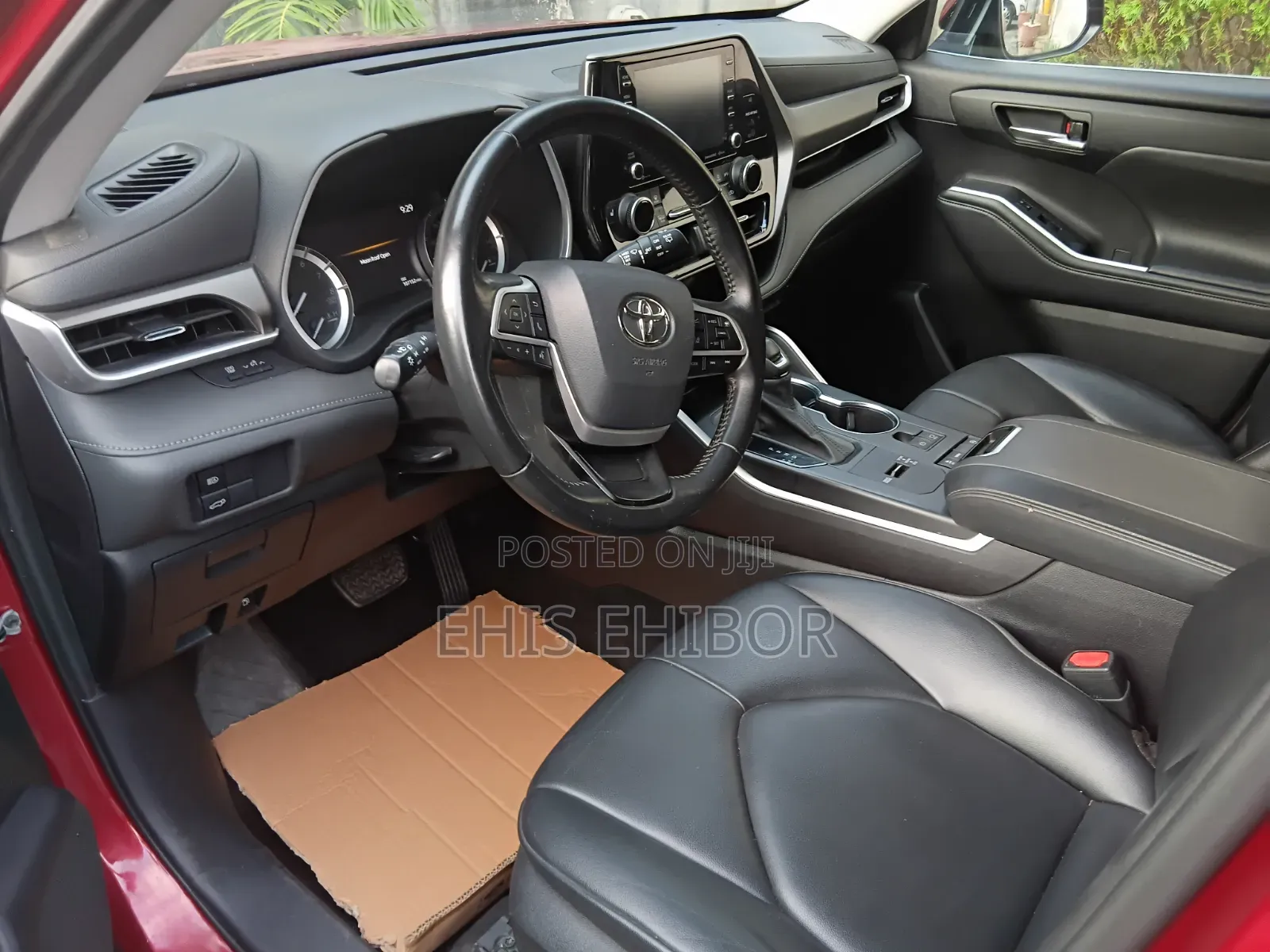 Toyota Highlander XLE 2022 Red